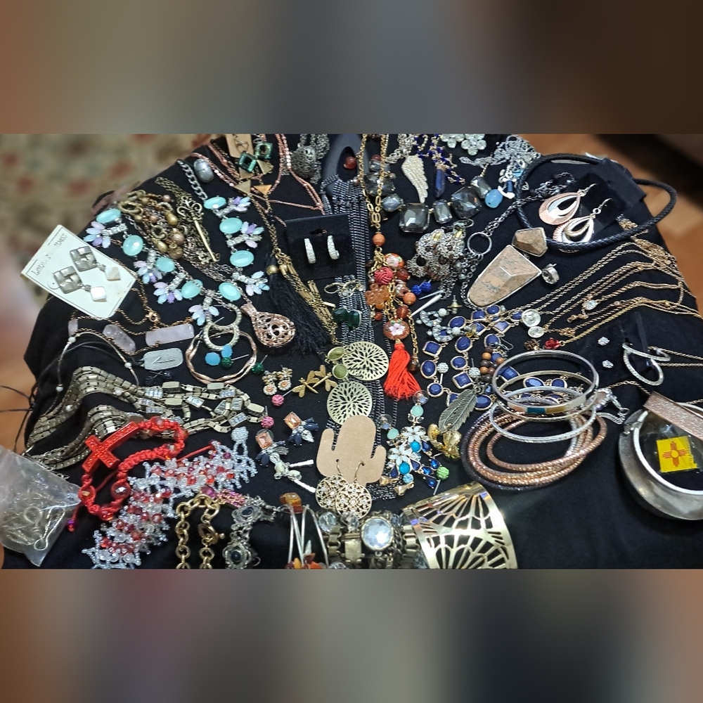 3.11 Lbs New Gold & Silver Jewlery Lot